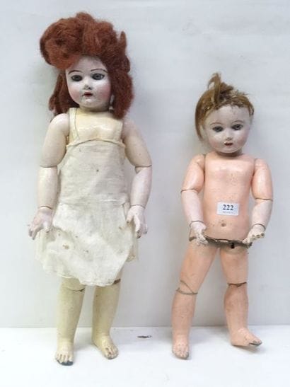 2 poupées cartons (mauvais état)