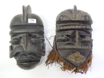2 masques de la sagesse, hauteur : 33 cm...
