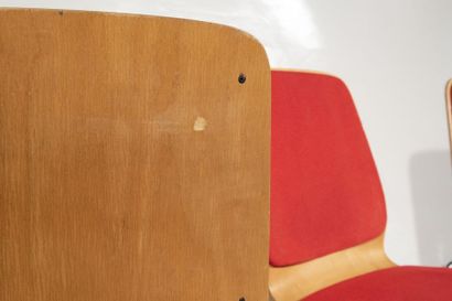 FLÖTOTTO ÉDITEUR

Suite de 4 chaises.

Pieds...