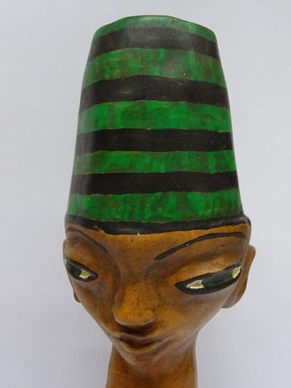 Jean MARAIS

Buste de jeune égyptien,

terre...