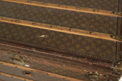 LOUIS VUITTON, Paris CIRCA 1910 - MALLE COURRIER,...