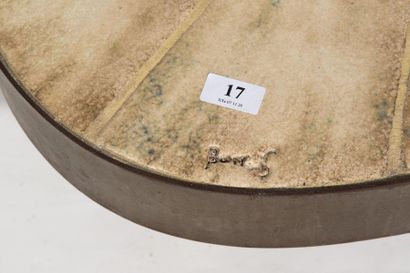 BARROIS (XXe) 

Table basse de salon. 

Ceinture...
