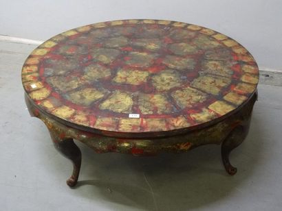 Table basse de style asiatique de forme circulaire...