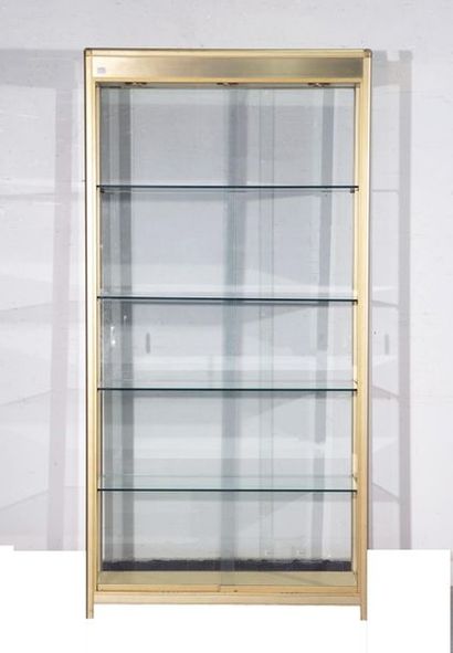 TRAVAIL MODERNE

Vitrine de salon éclairante...