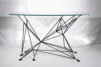 TRAVAIL MODERNE

Console ; le piètement en...