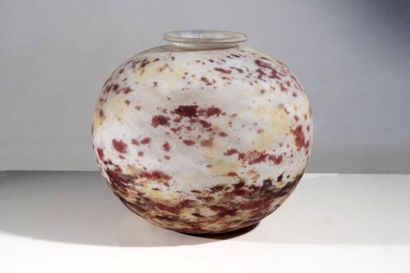 LORRAIN (ART GLASS FACTORY IN NANCY)

Ball...