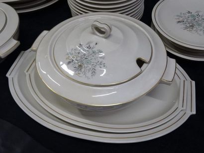 Service de table en porcelaine Théodore Haviland...