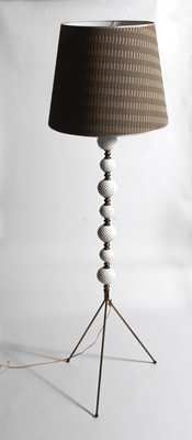 TRAVAIL DES ANNÉES 1950

Lampadaire. 

Fût...