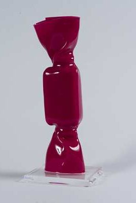 JENKELL

Bonbon wrapping Fuschia,

statuette...