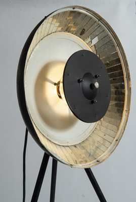 TRAVAIL DES ANNÉES 1950

Lampe scialytique...