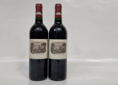 2 B CHÂTEAU LAFITE ROTHSCHILD 2002 GCC1 Pauillac...