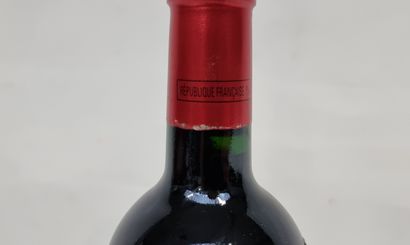 1 B PETRUS 2002 Pomerol (quelques marques...