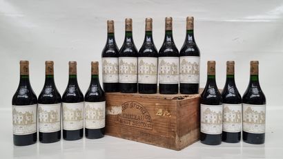 12 B CHÂTEAU HAUT-BRION (Caisse Bois d'origine...
