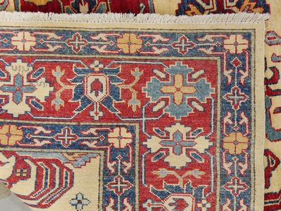 Grand tapis Kazakh géométries, 241 x 177...
