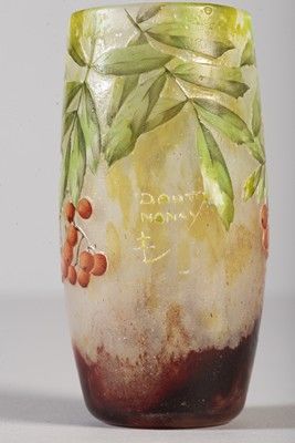 DAUM Nancy

Branches de cerisier en fruit,

Vase...
