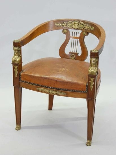 Fauteuil gondole en acajou et placage d'acajou,...