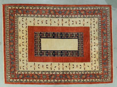 Tapis persan Kashkouli à fond ivoire, 238...
