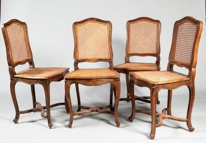 Suite de 4 chaises en hêtre naturel à fond...
