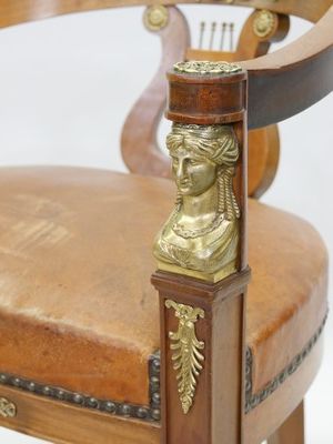Fauteuil gondole en acajou et placage d'acajou,...