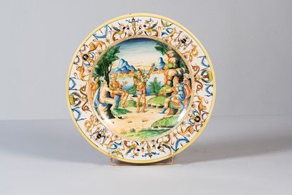 Plat en faïence italienne à décor mythologique...