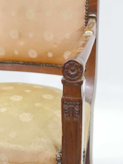 2 fauteuils en acajou et placage d'acajou,...