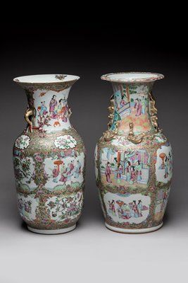 2 porcelain vases of Canton with handles,...
