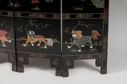 Four-leaf folding screen with lacquer decoration...