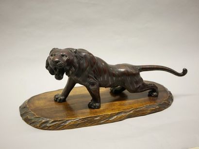 Work of the Far East of the 20th century
Tiger
Sculpture...