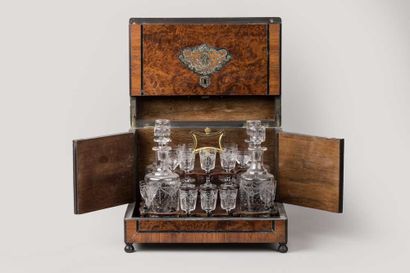 Liquor cabinet in burl veneer and brass marquetry...