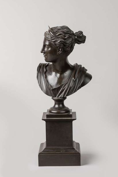 Bust of a woman with a diadem in bronze on...