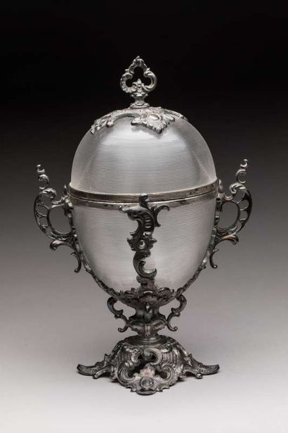 Sugar bowl in the shape of an egg, the frame...