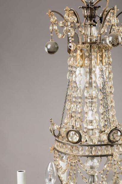 In the spirit of BAGUES 
Beautiful chandelier...
