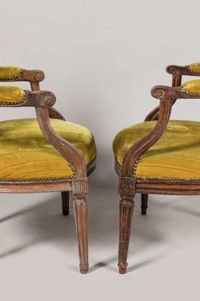 Two armchairs that can form a pair with trapezoid...