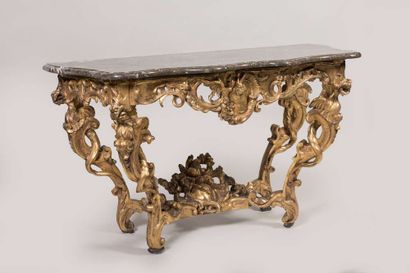 Beautiful console in gilded and carved wood...