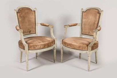Pair of cabriolet armchairs in carved and...