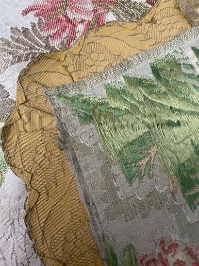 Table carpet in a lampas, middle 18th century,...