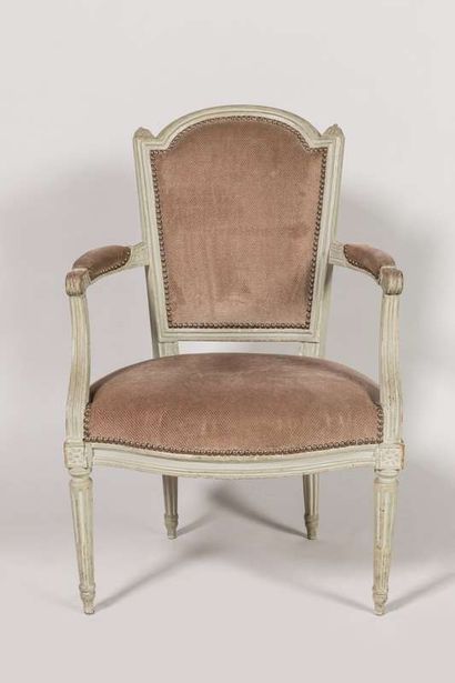 Armchair with cabriolet back and basket handle...