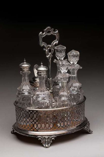 Oil and spice service of cabaret shape with...