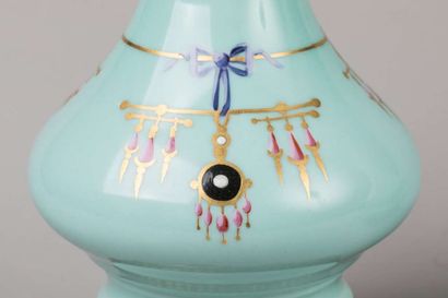 Pair of oil lamps in bluish opaline glass
Napoleon...