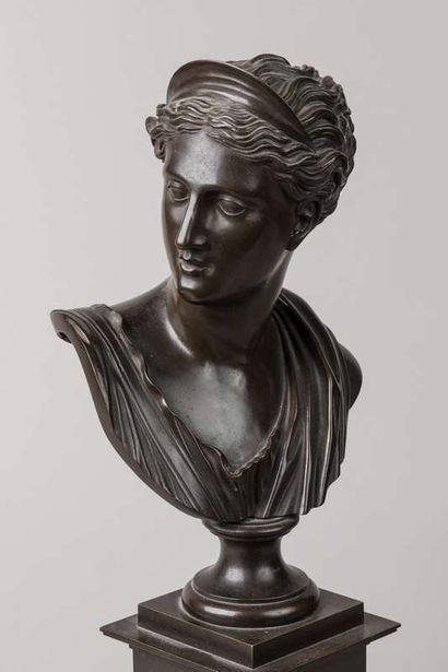 Bust of a woman with a diadem in bronze on...