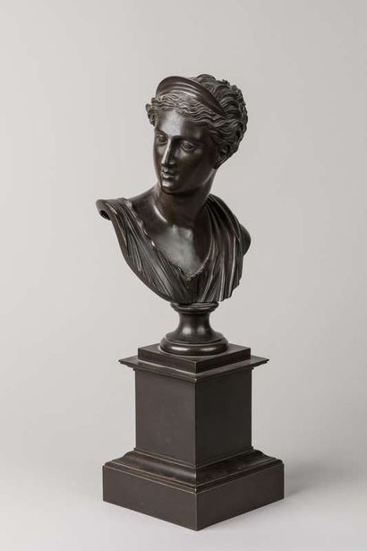 Bust of a woman with a diadem in bronze on...