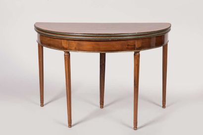 Mahogany half-moon game table, brass lingotiere,...