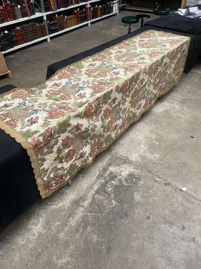 Table carpet in a lampas, middle 18th century,...