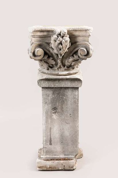 Corinthian capital in limestone with curved...