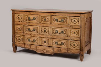 Large chest of drawers in walnut, chestnut...