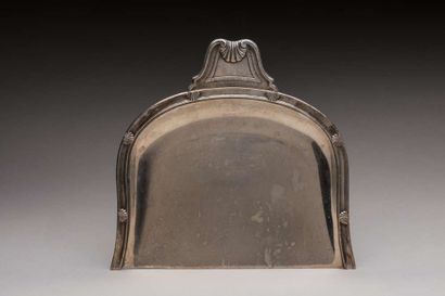 Silver plated metal crumb catcher with shells...