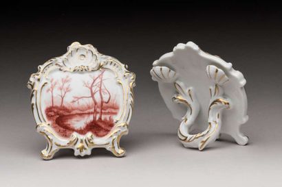 Two frame-shaped menu holders in porcelain...