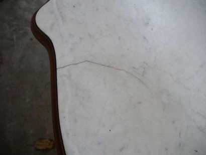 Violin pedestal table 19th century, white...