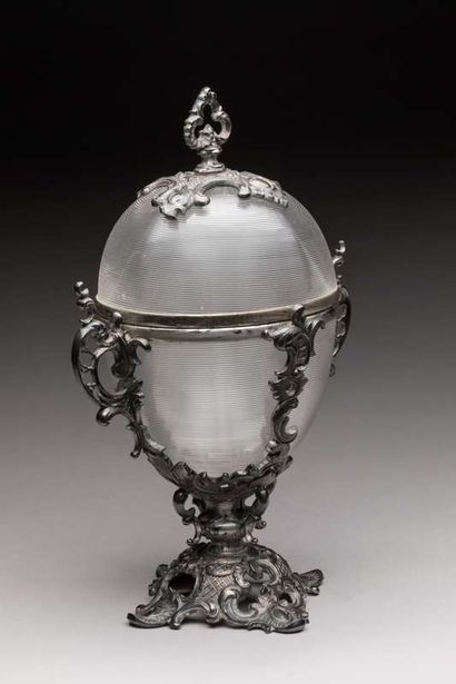 Sugar bowl in the shape of an egg, the frame...