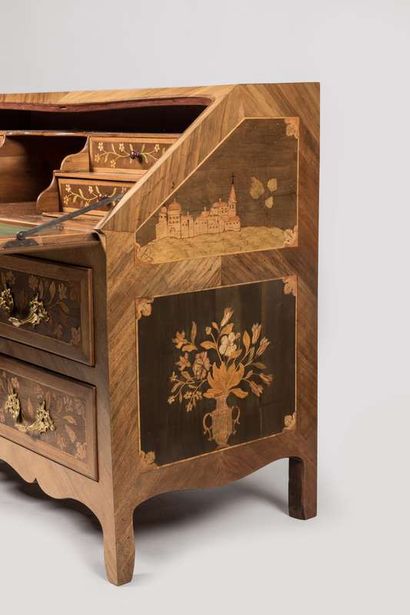 Chest of drawers in inlaid wood decorated...